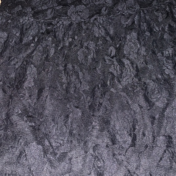 Lace, long sleeve blouse 🖤 - Picture 4 of 7